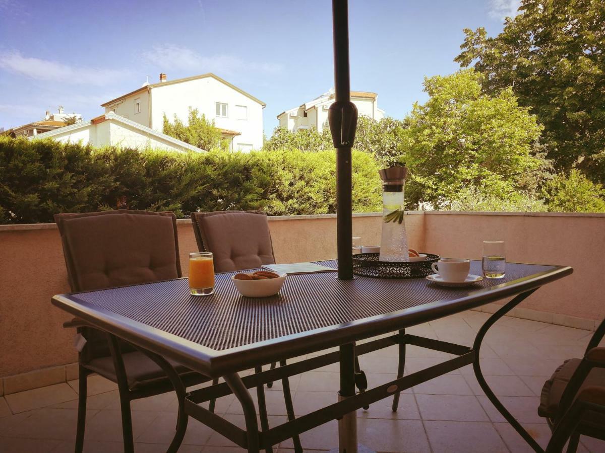 Apartment Tina By The Beach Pjescana Uvala Dış mekan fotoğraf